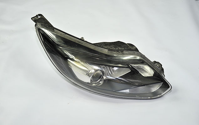 ford cıkma yedek focus 3 siyah sağ far 